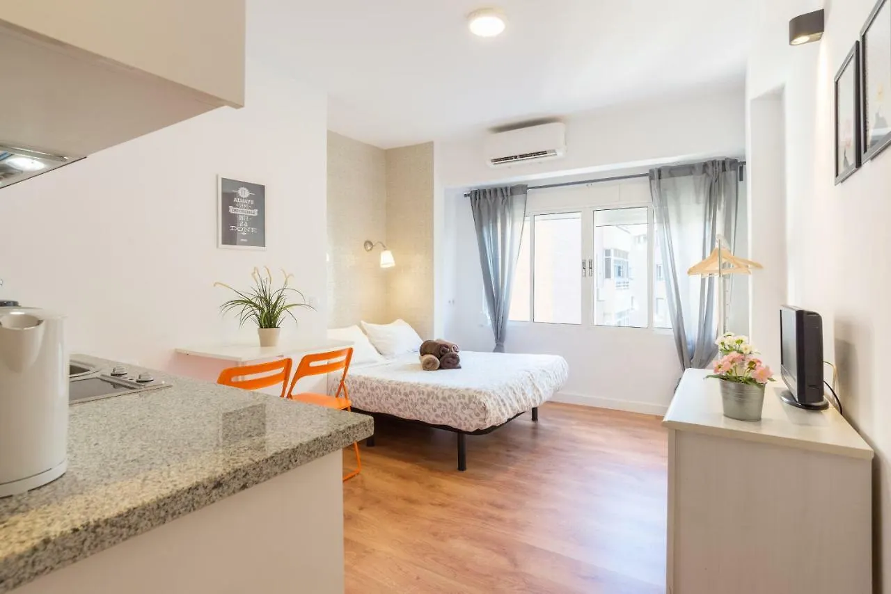 Lu&Cia City Beach Malagueta 6 Малага Апартаменты